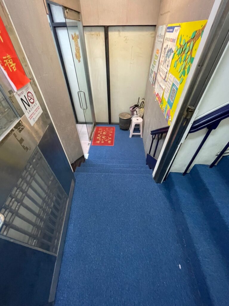窗簾推薦｜西門町補習班｜滿鋪地毯｜上允窗簾