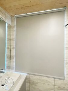 高樓層無棟距問題，浴室需要安裝窗簾嗎？｜上允窗簾-2