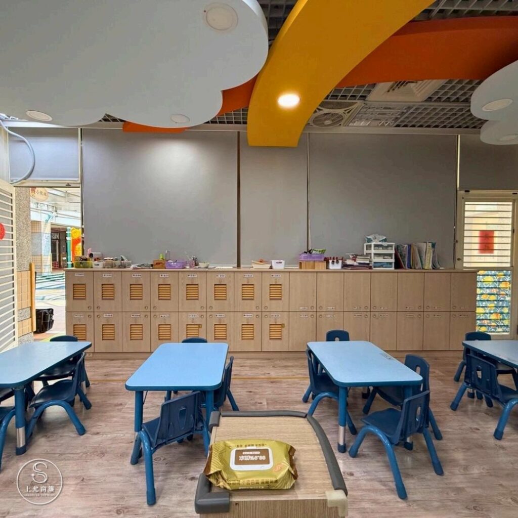 幼兒園選擇防水防焰遮光捲簾的5大理由！安全又實用｜上允窗簾-1