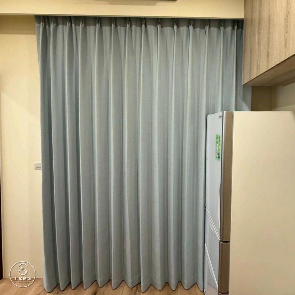 三明治遮光布簾搭BL白紗，打造北歐風客廳好簡單-1