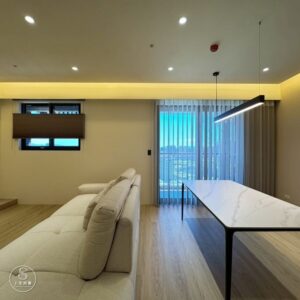 客廳窗太亮？上下開遮光蜂巢簾幫你掌握完美光線-3