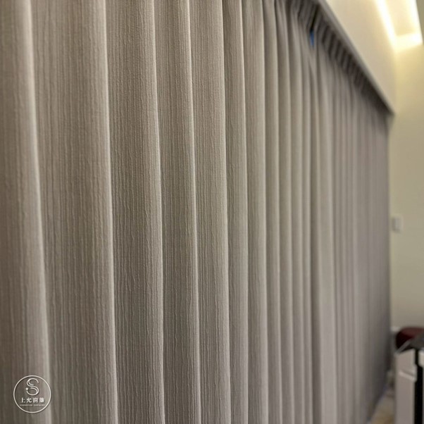 客廳遮光窗簾這樣選，白天不刺眼、晚上超有氛圍-2