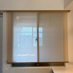 陽光捲簾的遮陽祕密：讓客廳清爽不悶熱-3