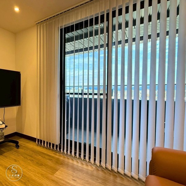 客廳窗簾推薦懶人包｜為何越來越多人選直立簾-1