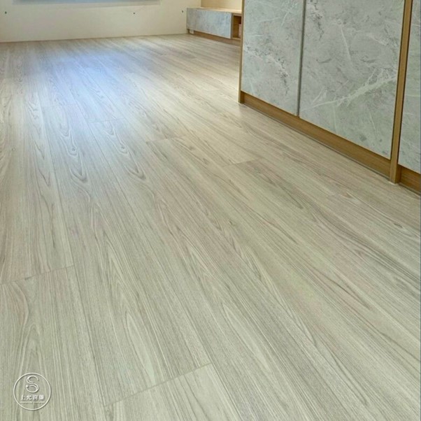 全室SPC卡扣地板，打造一致又耐看的空間感-1