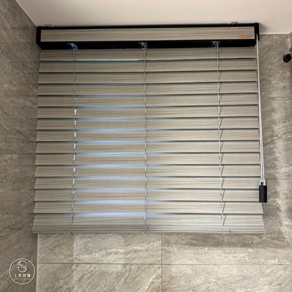 廁所潮濕氣味重?木百葉簾助你改善通風與空氣循環-1