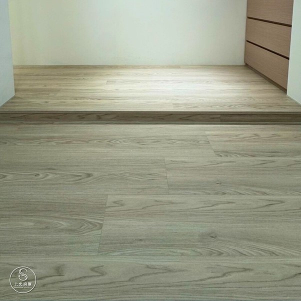 全室SPC卡扣地板，打造一致又耐看的空間感-2