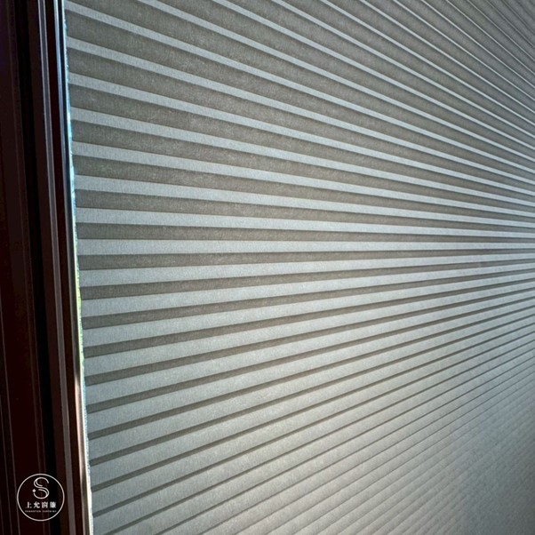 臥室電動窗簾選蜂巢簾的理由：美觀、安靜、隔熱一次到位-2