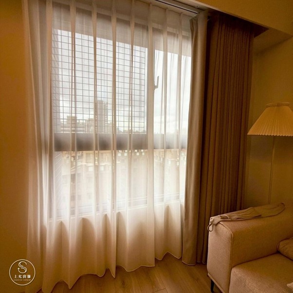 紗簾＋蛇行簾，讓客廳每天都像樣品屋-2