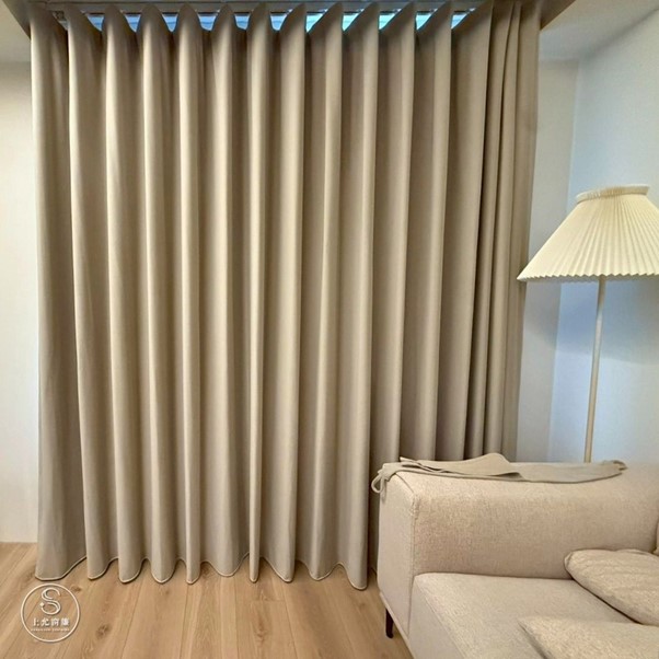 紗簾＋蛇行簾，讓客廳每天都像樣品屋-3