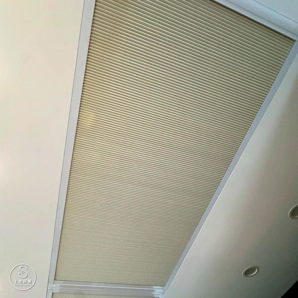 天窗採光過強怎麼辦？蜂巢簾打造柔和自然光 -3