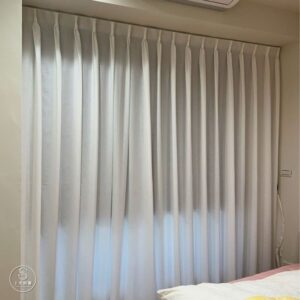客廳窗簾不只遮光：紗簾讓空間更有呼吸感-1