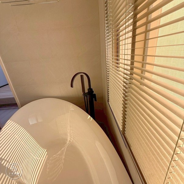 浴室發霉困擾?推薦鋁百葉簾:防水防霉-3