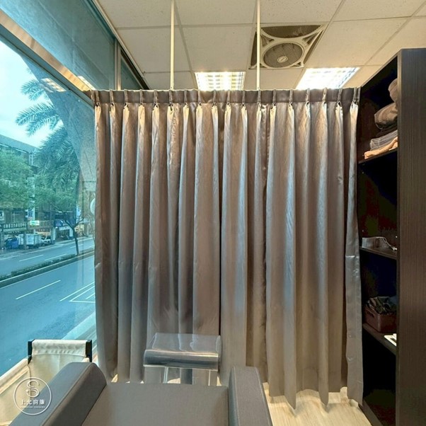 消防安檢不卡關！防焰遮光布簾讓您營業更安心-3
