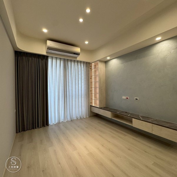 客廳落地窗窗簾怎麼選？布簾＋紗簾雙層搭配完美組合-1